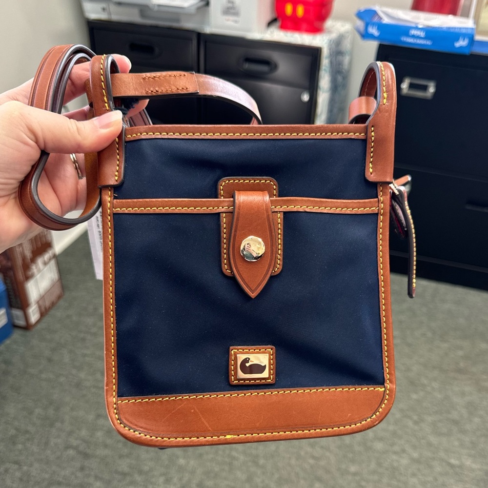 Dooney & Bourke - Picture 2 of 6